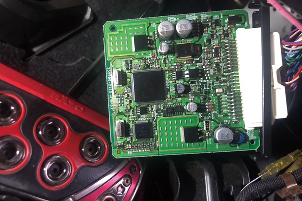 �o���L�x�ȃX�^�b�t���풓���đΉ�